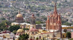 live-mexico-san-miguel-de-allende-la-parroquia-temple-nuns-best-places-expats-americans