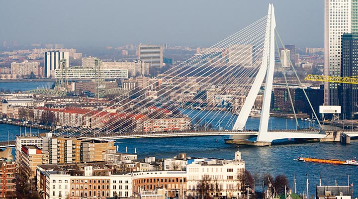 live-netherlands-rotterdam-city-euromast-erasmus-bridge-winter